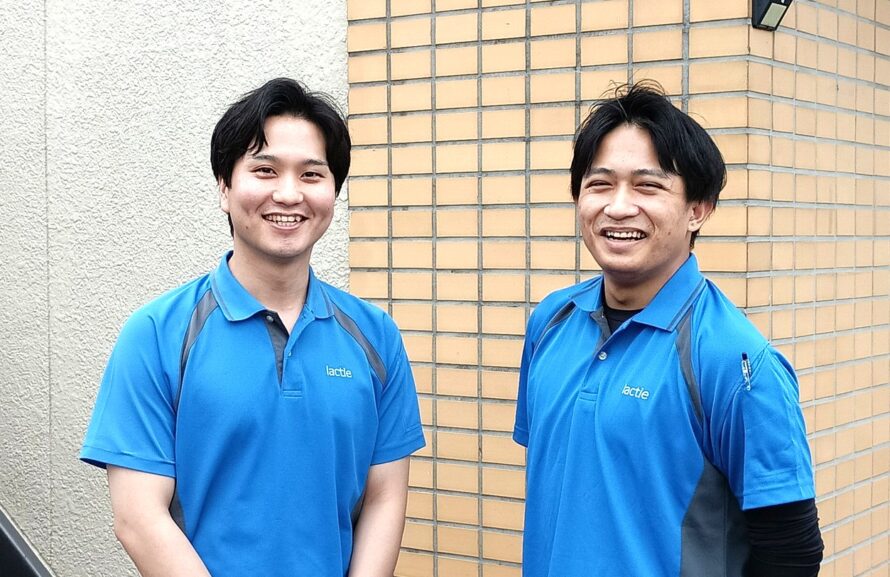 スタッフ同士でお客様について話し合う様子