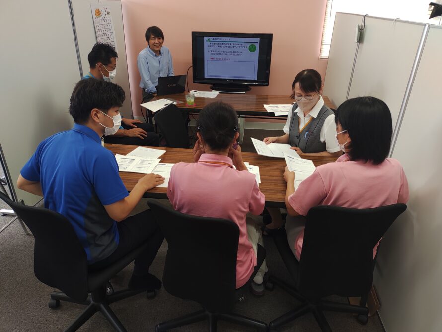 スタッフ同士で話し合い成長する様子